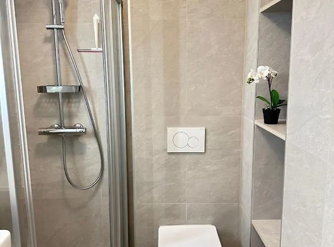 بيت ضيافة Greennest Retreat & Parking 3*