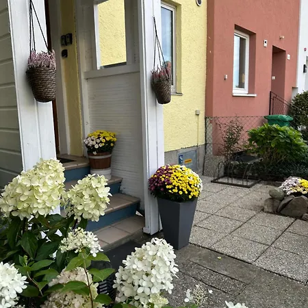 Guest house Paradise & Cozy Retreat With Free Parking