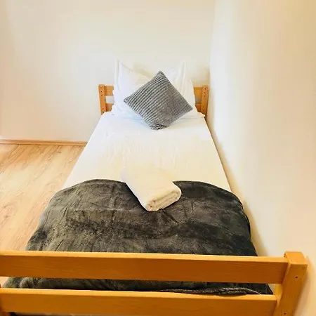 Greennest Retreat & Parking